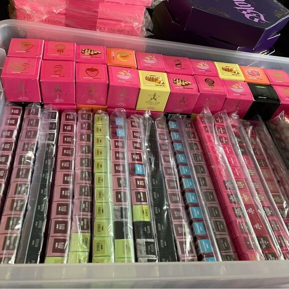 Jeffree Star MYSTERY box 2-2.5 =$600-$750 twice the fun lot ❤️ it or your💰back - Picture 6 of 13